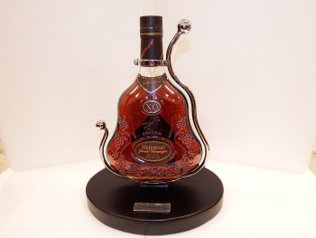 Hennessy/ヘネシー XO グランドシャンパーニュ 700ml 台座付き