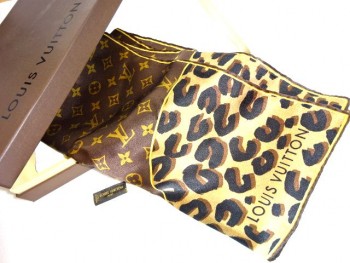 LOUIS VUITTON スカーフ ヒョウ柄-